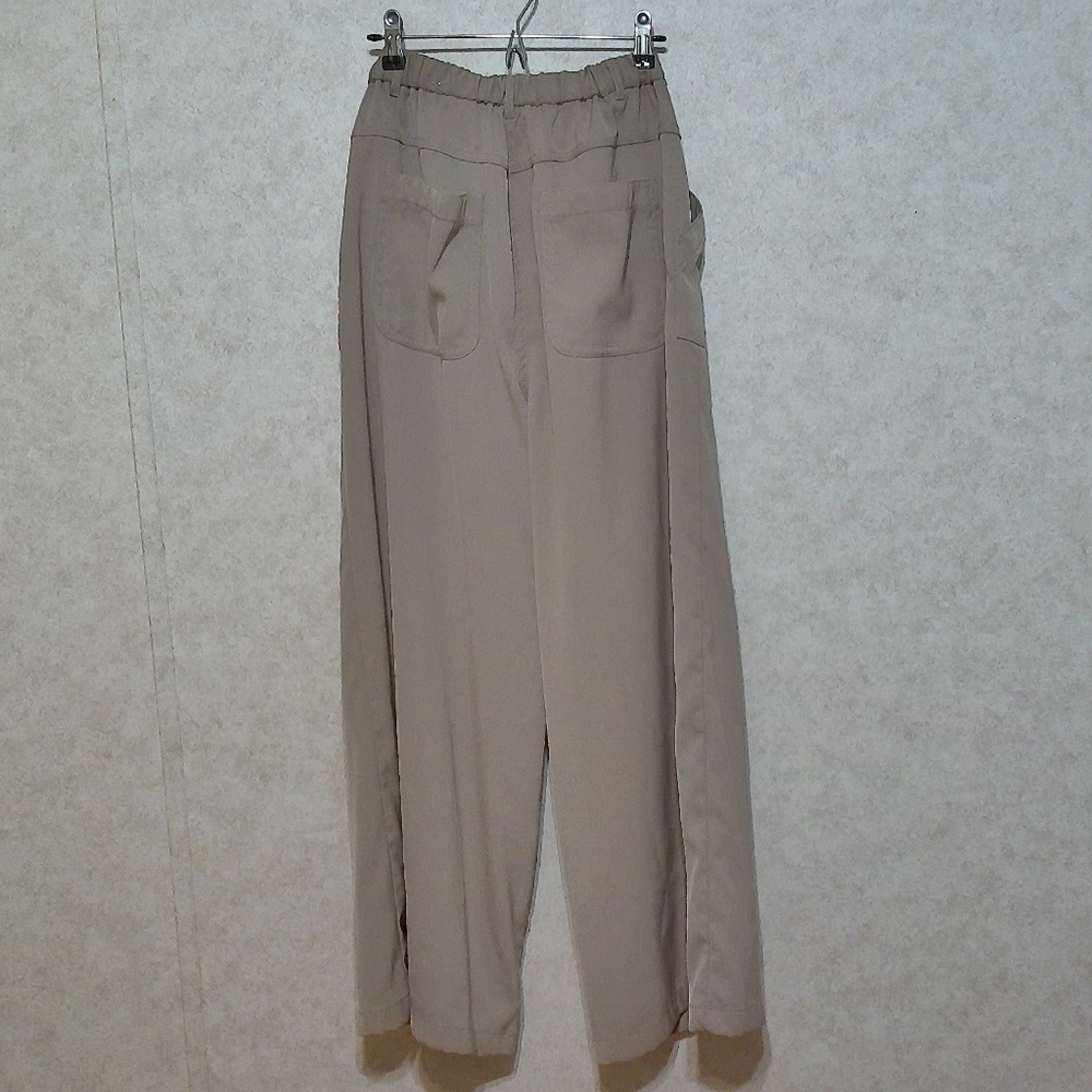 NWT Max Studio Cream Wide Leg Pants, Kangaroo Pockets, Stretch Waist, Size Large - Picture 6 of 8